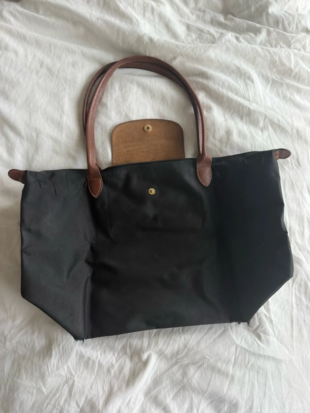 Classic Longchamp Le Pliage Black Tote in Medium - Picture 2 of 10
